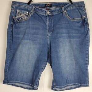 Earl jean shorts with rhinestone buttons and embroidery embellished 24W